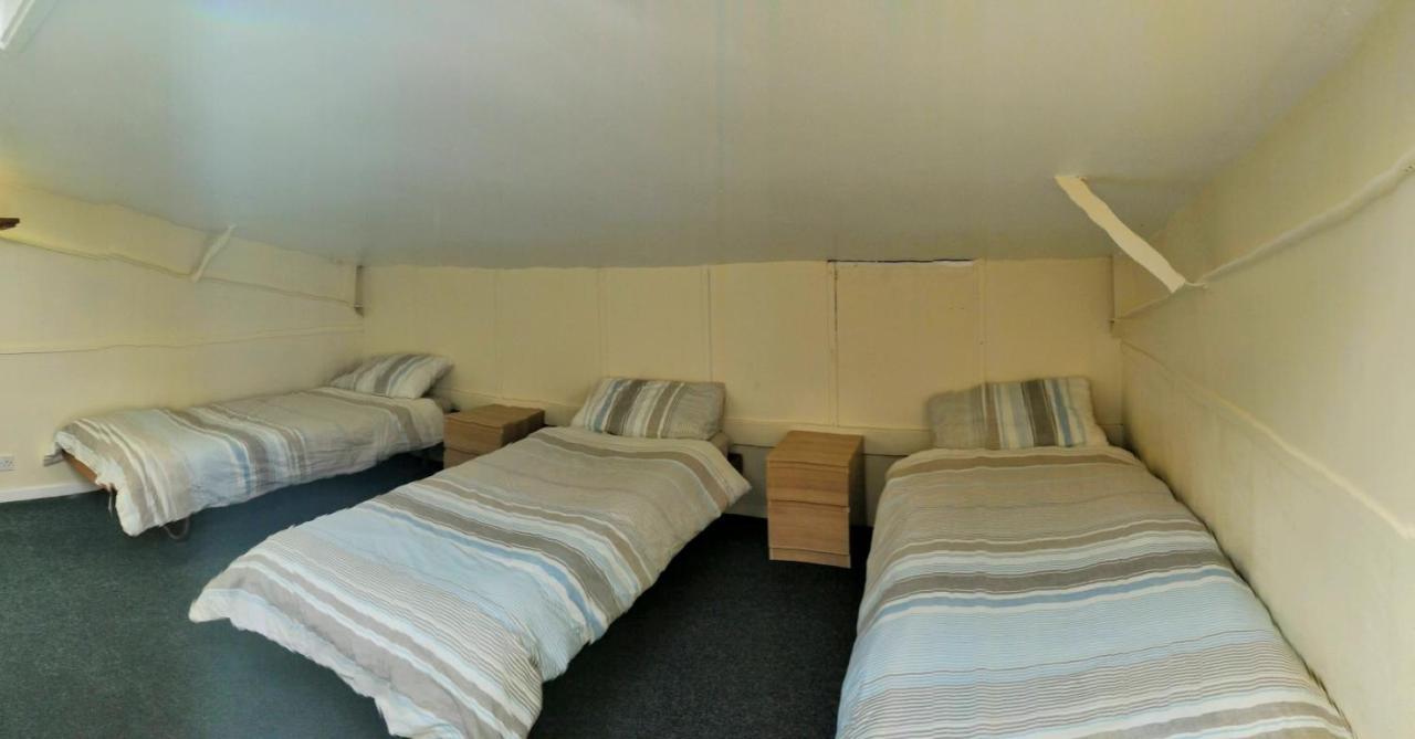 Hostel Y Doc At World Horizons Community Hub Llanelli Exterior foto